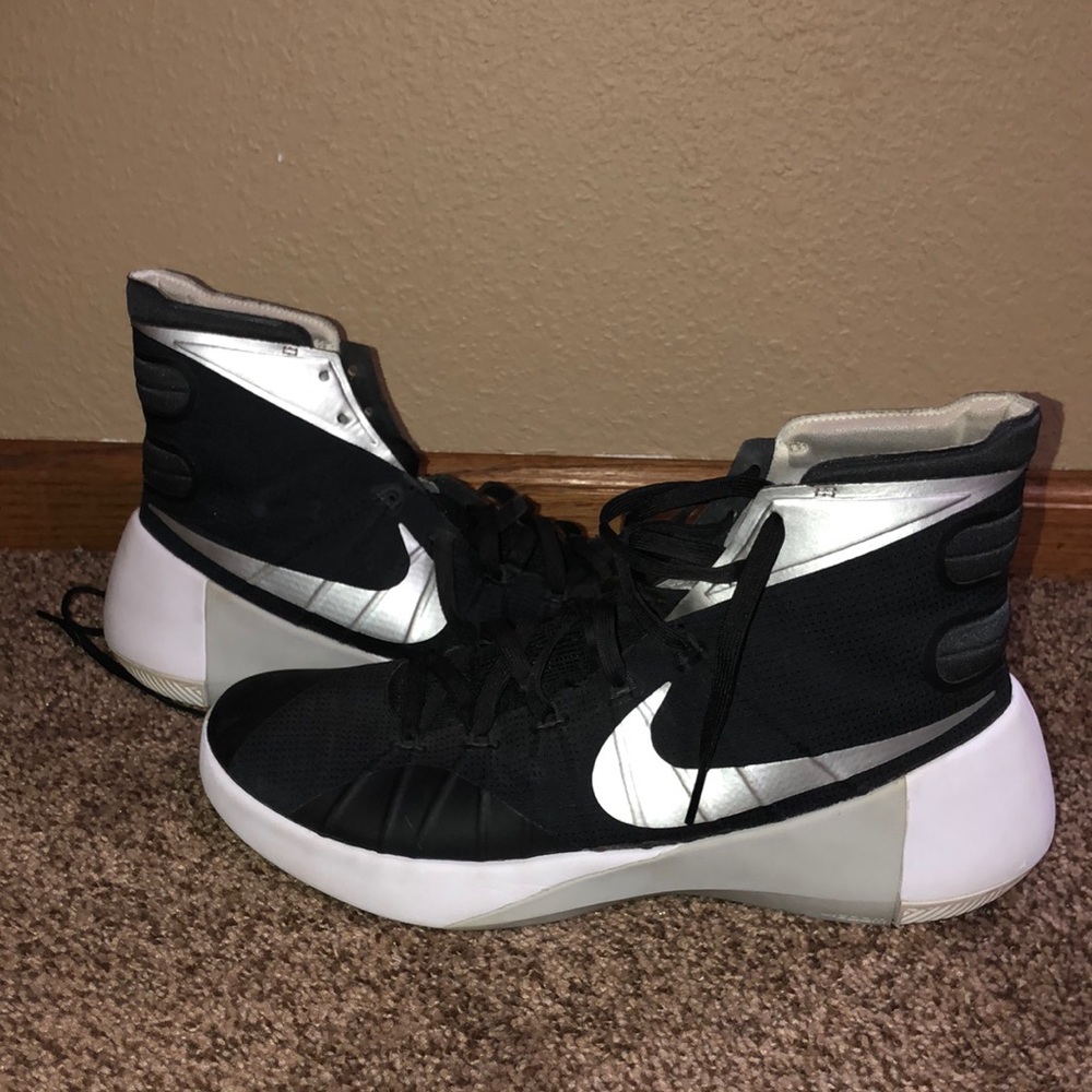 Hyper dunks